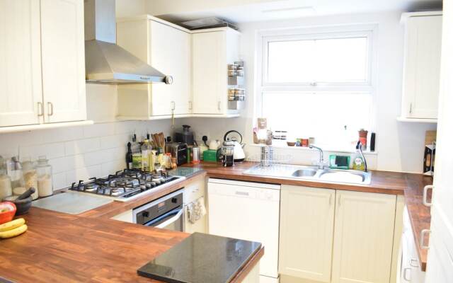 Holloway 3 Bedroom Apartment With Garden