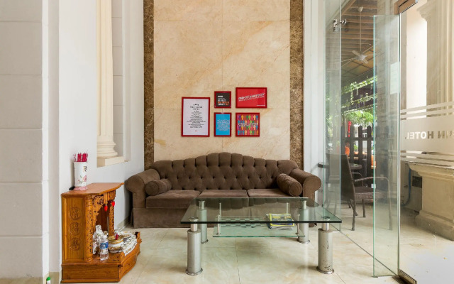 Bin Bin Hotel 3 by Reddoors