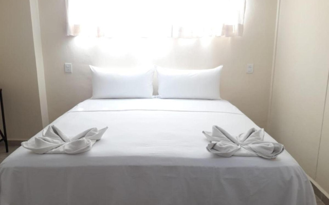 Hotel Ashly Loma Larga