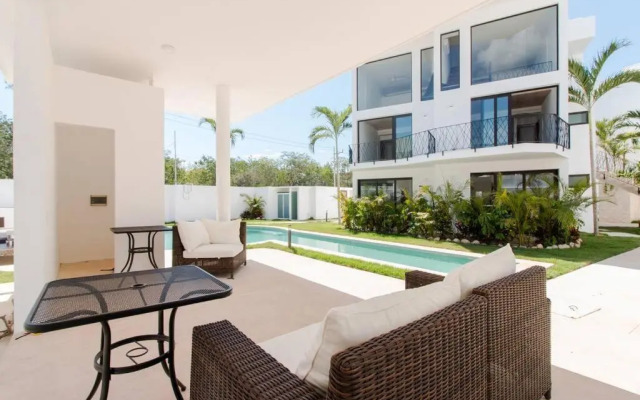 Neem 21 NILAY, Elegant Apartment 10 min from the Beach