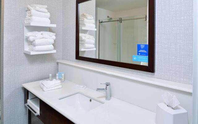 Hampton Inn & Suites Adrian