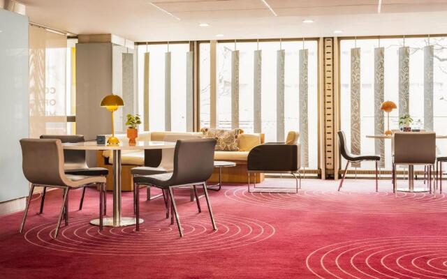 Отель Mercure Paris Centre Tour Eiffel 