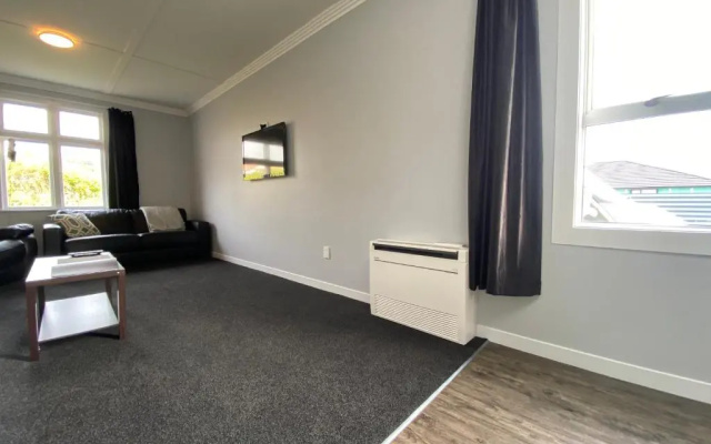 Motupōhue Base Holiday Home - 2 bedroom House