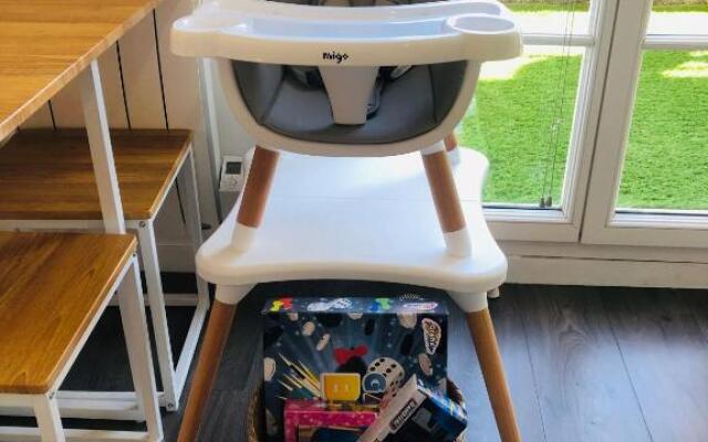 7 minutes Disney/Netflix/Terrace/Car park
