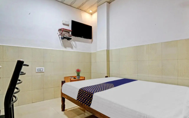 SPOT ON 807038 KKH Residency