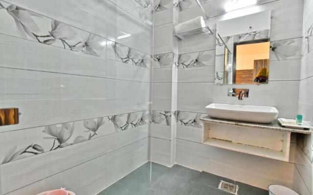 Hotel Comfort Court