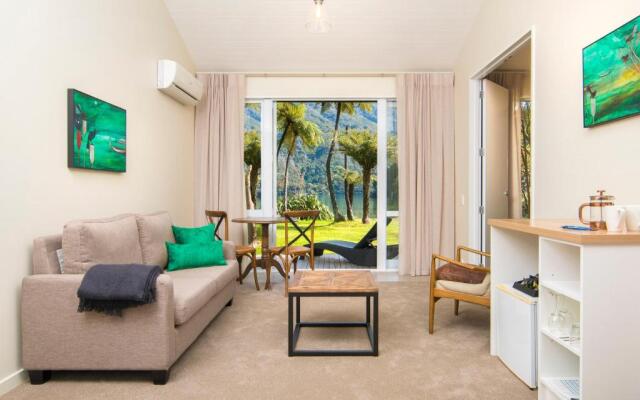 Furneaux Lodge