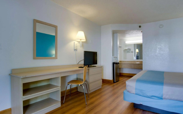 Motel 6 Atlanta GA