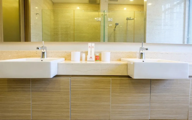 Luxurious 3br Senopati Suites Apartment Near Scbd