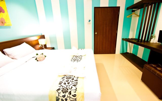 Sand Paisan Resort