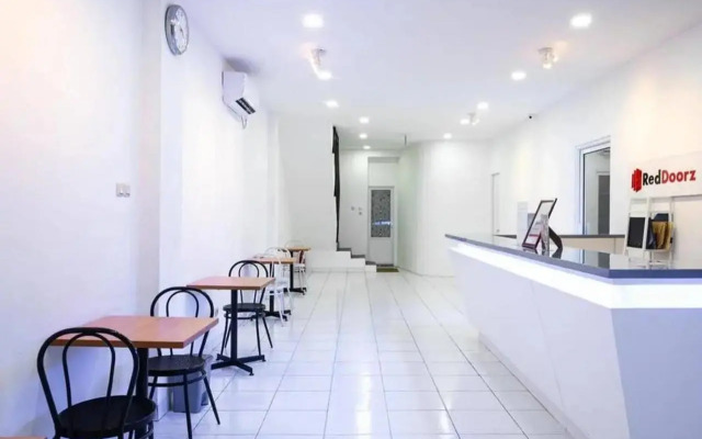 My Capsule Hotel by RedDoorz