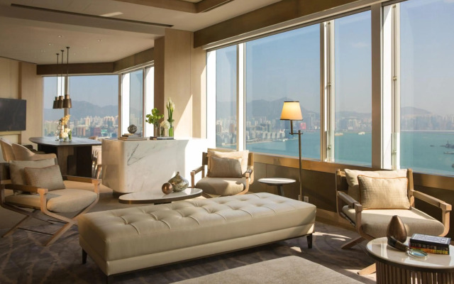 Renaissance Hong Kong Harbour View Hotel