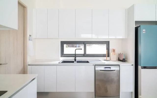 Villa Close to Fisherman's - KBR26