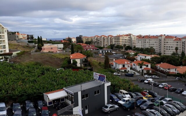 25 - Elegant apartment with Seaviews