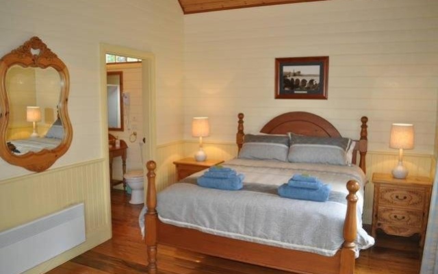 The Mill House Cottage – Guest Rooms – Richmond