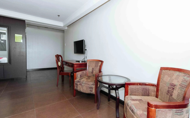 RedDoorz Plus @ Project 6 Quezon City