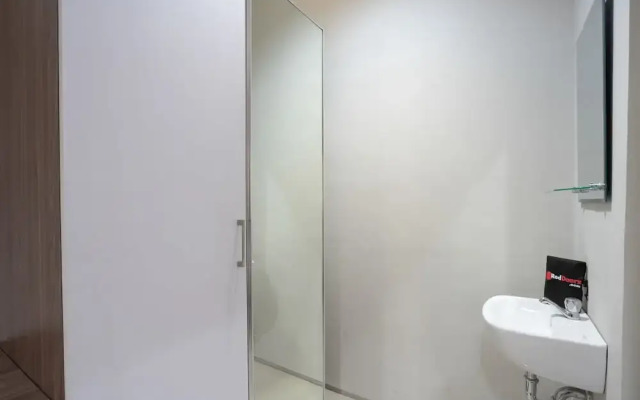 RedDoorz Plus near JIEXPO Kemayoran