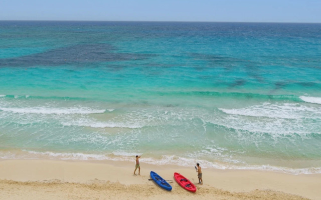 Almazino, Almaza Bay