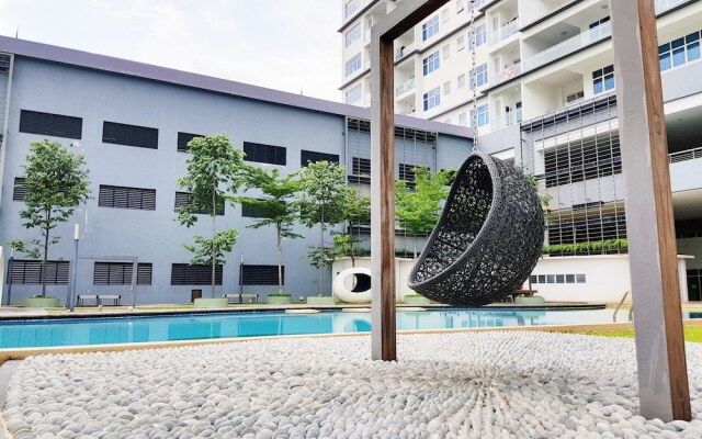Teiw Family Homestay at Skypod Residence Puchong