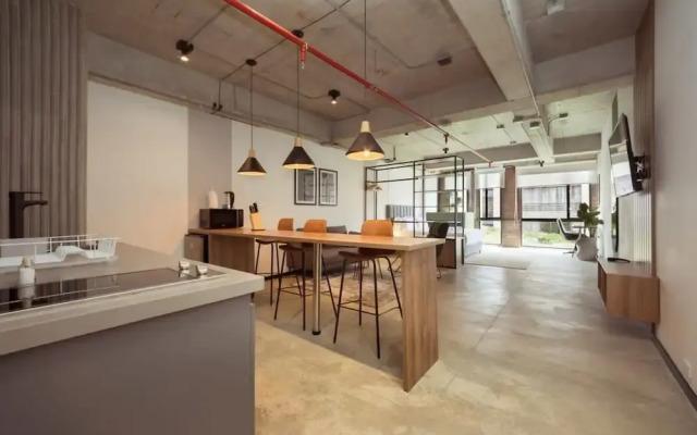 w Lush Loft in Laureles