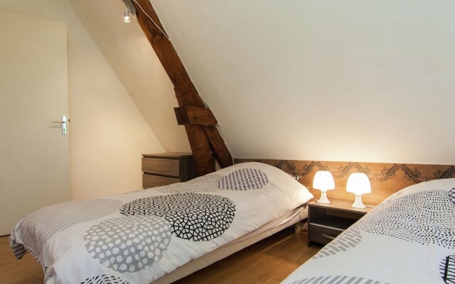 Peaceful Holiday Home in Carsac-aillac With Swimming Pool