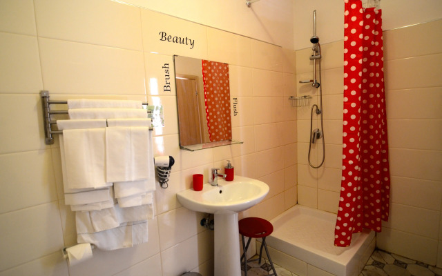 B&B Tecla