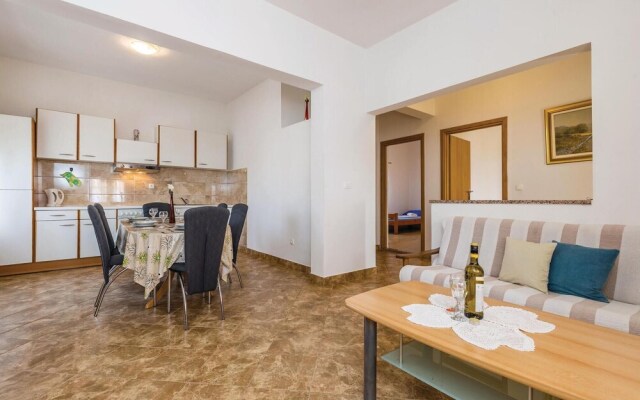 Stunning Apartment in Lukovo Sugarje With 2 Bedrooms