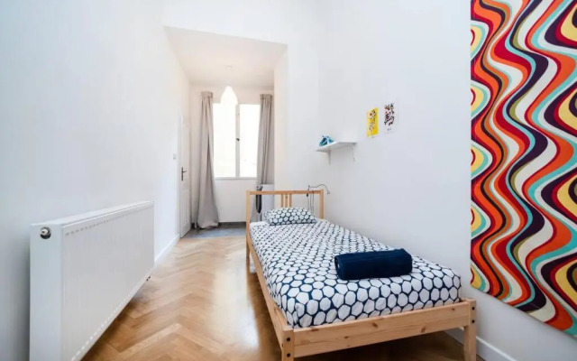 Bright, Spacious Apartment in the Historic Centre