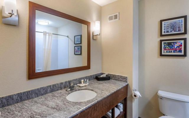 Comfort Inn & Suites Atoka-Millington