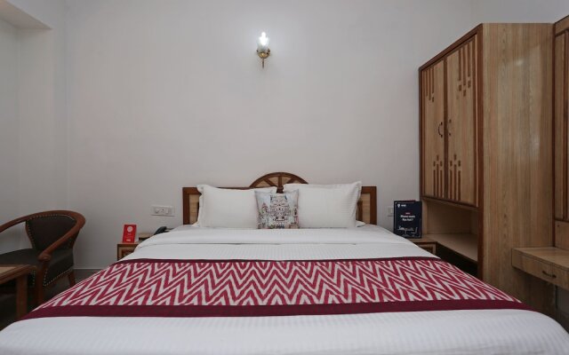 OYO 10072 Hotel Amrit Regency
