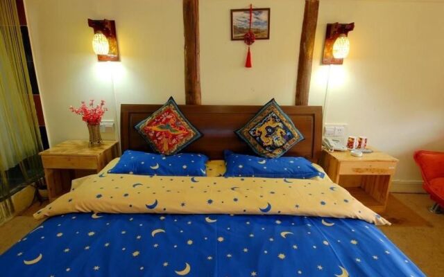 Sing inn Lijiang Flowers Butterflies