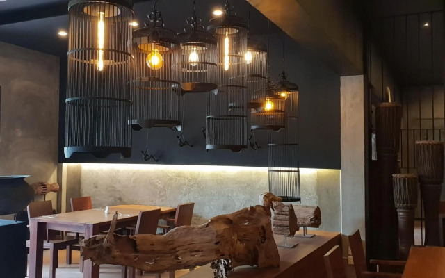 Lot 33 Boutique Hotel