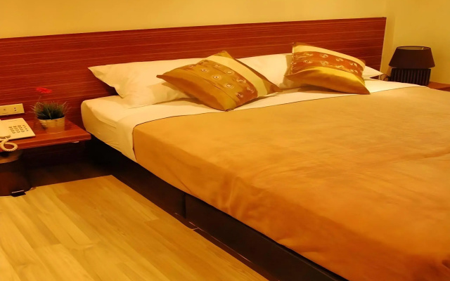 White House Asoke Sukhumvit 18
