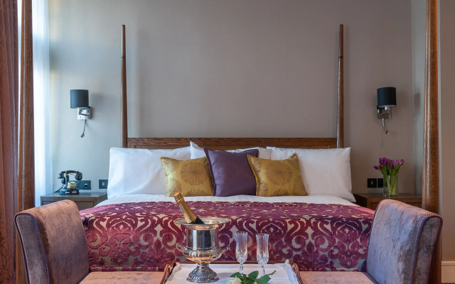 Bishop's Gate Hotel