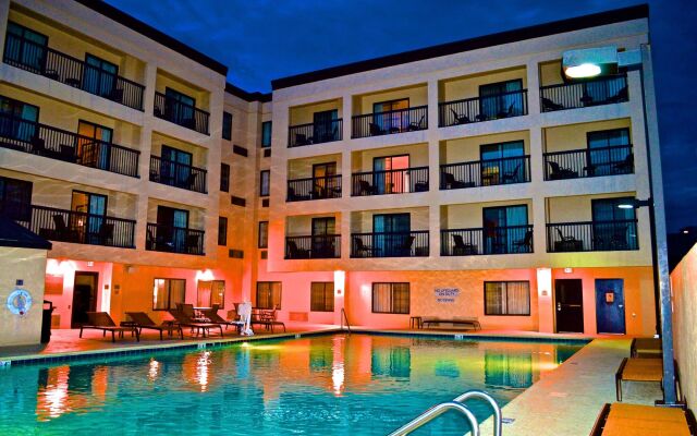 Courtyard By Marriott Vanderbilt-West End