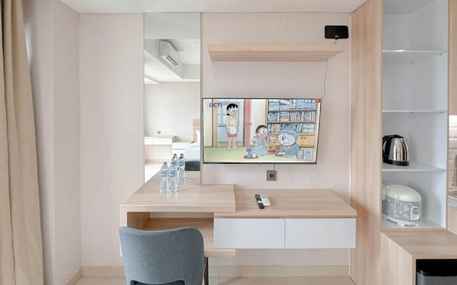 Studio Modern Style at Grand Sungkono Lagoon Apartment