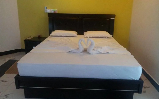 Yala Hotel River Front