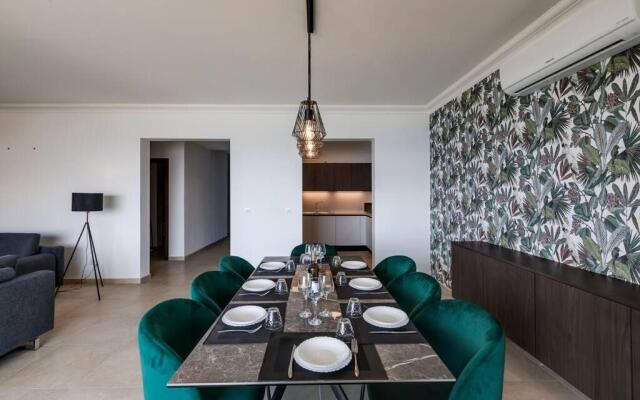 PRIME AREA Seafront 3Bed Sliema with pool FL502