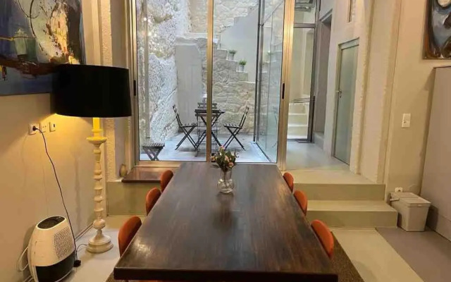 Guestready - Kubrick Almada - Eyes Wide Shut