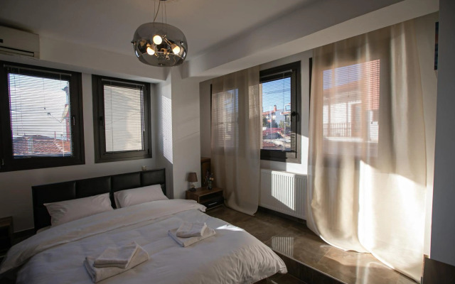 Stunning city view apt & parking space at Old town