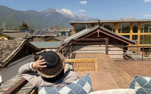 Ziyou Suiyue Design Hostel
