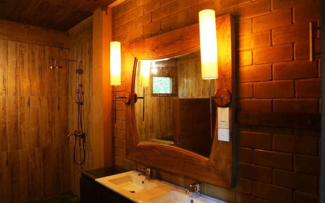 Jungle Village By Thawthisa