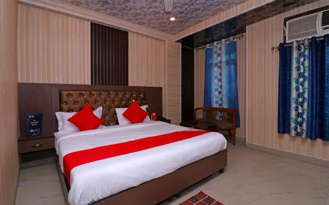 Oyo 18480 Embassy Suites