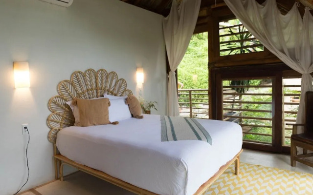 Tokipa at Punta Sayulita