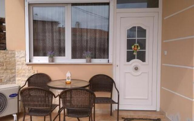 Evris House 1