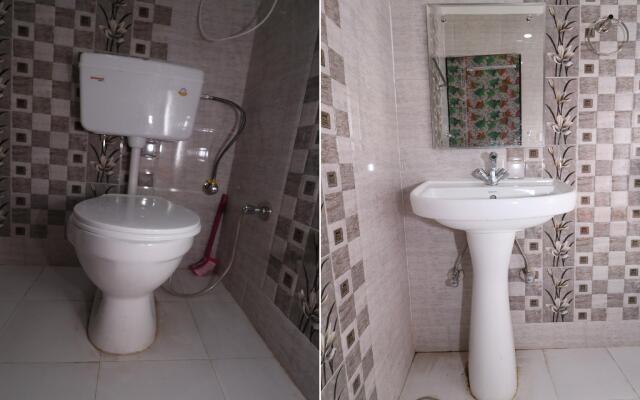 OYO 38202 Om Kripa Residency