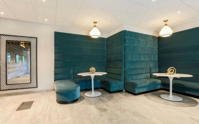 DoubleTree by Hilton Austin - University Area
