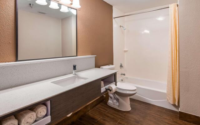 Best Western Plus Silverdale Beach Hotel
