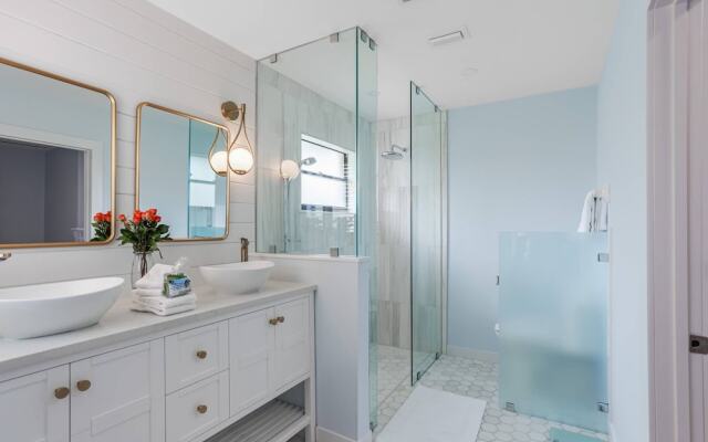 Yellow Pine Duplex Close to Pool & Tennis