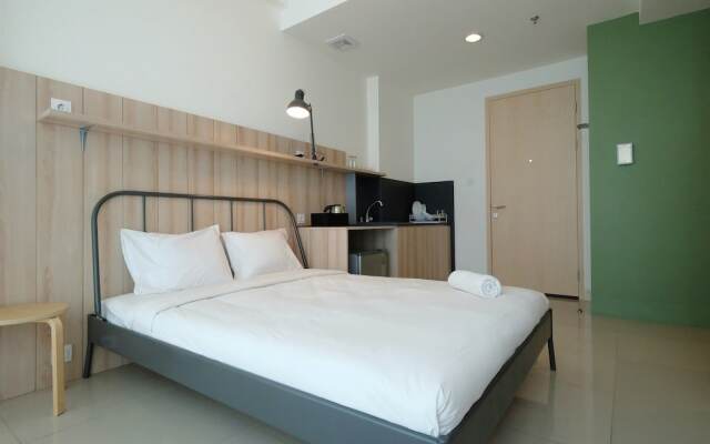 Classic Studio Tree Park Apartment near ICE BSD By Travelio